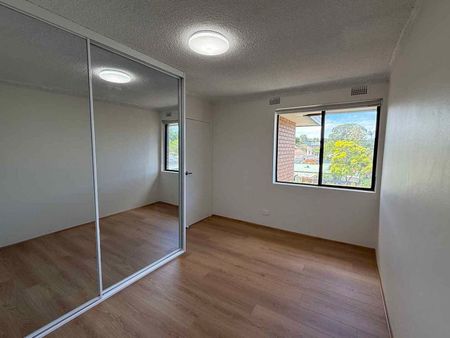 11/94 Windsor Road Dulwich Hill - Photo 4