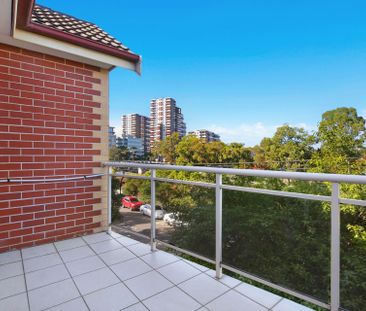 2 Bedroom Unit in the Heart of Burwood - Photo 3