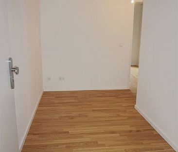 Moderne Erdgeschosswohnung mit Einbauküche und Terrasse! Mit direkt... - Foto 3