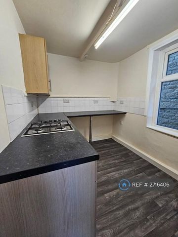 2 bedroom terraced house to rent - Photo 4