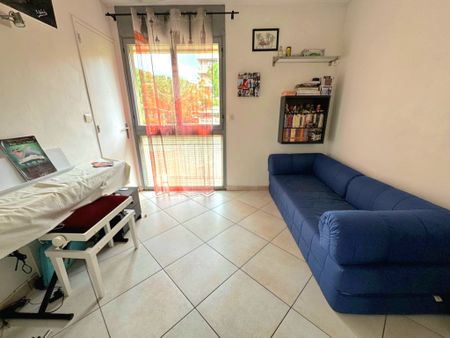 Location Appartement 4 pièces 95m² MARSEILLE 9ème - Photo 5