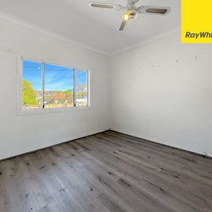 Convenient Home in the Heart of Northmead - Photo 2