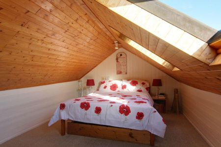 3 bedroom semi-detached house to rent - Photo 4