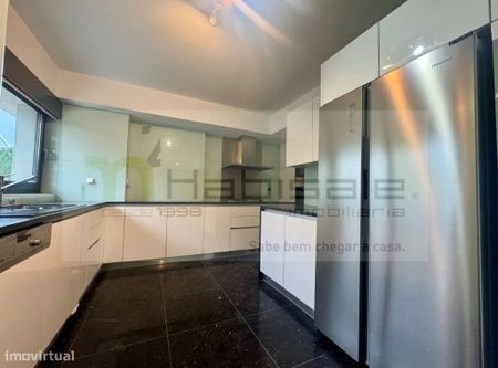 Cascais E Estoril, Lisbon - Photo 3