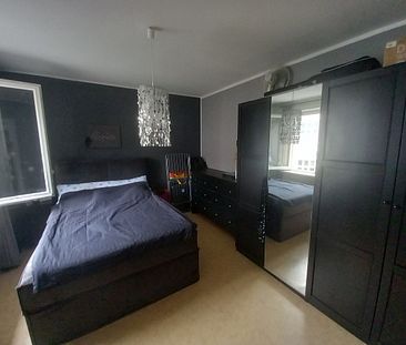 Großzügig geschnittene 2 Zi.-Whg. ca. 60qm in der Lindenstraße FREI... - Photo 1