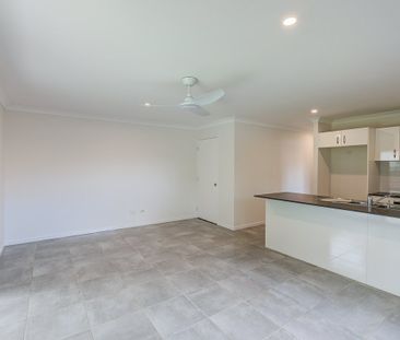 Spacious Dual-Living Home in Central Ormiston - Photo 6