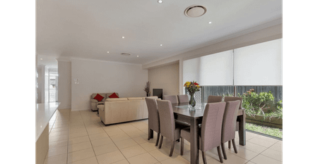 Perfectly Laid Out Family Home - Photo 2