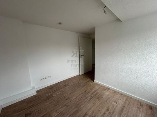 Kleine, gepflegte 2,5 Zimmer Dachgeschosswohnung - Photo 1