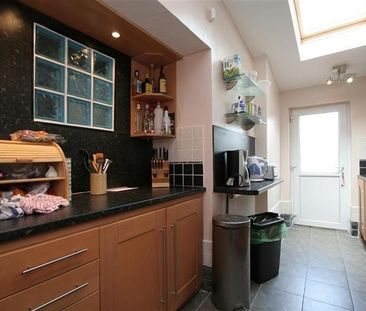 1 bedroom in a house share to rent - Photo 6