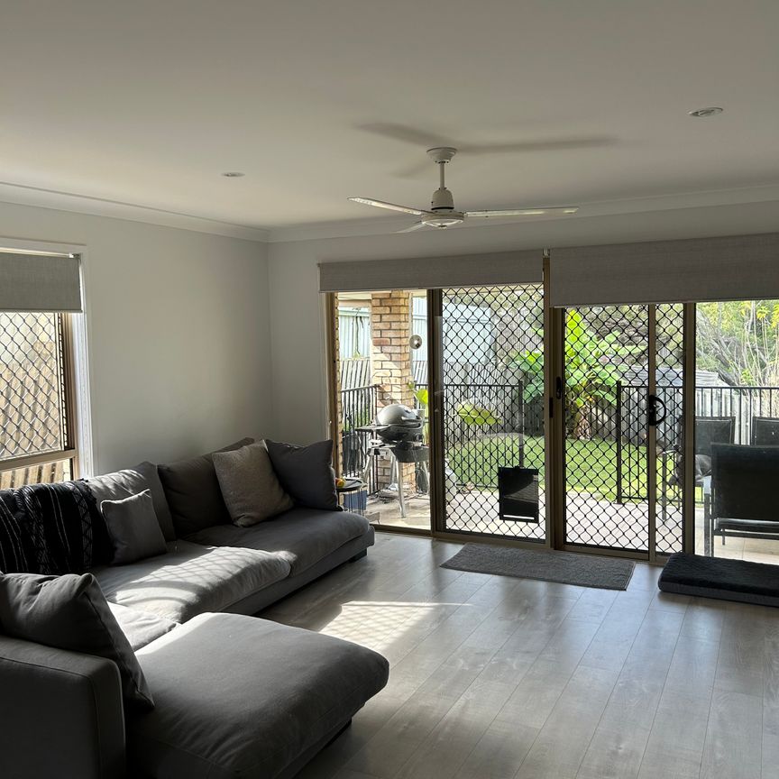 Upper Coomera - Photo 1