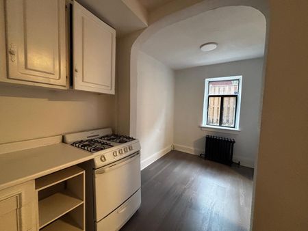 For Lease - 2449 Queen Street Unit# 3, Toronto, Ontario - Photo 4