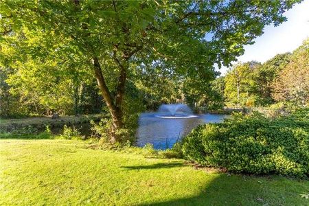 Lakeside Drive, Chobham, Woking, GU24 - Photo 4