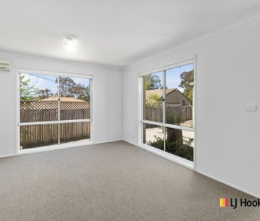 12B Eggleston Crescent, Chifley ACT, Belconnen - Photo 1