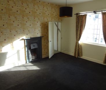 Recently Refurbished 3 Bedroom Victorian House To Let in Diss - Photo 3