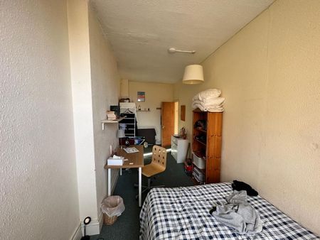 4 bedroom flat to rent - Photo 4
