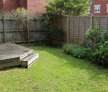 3 bedroom semi-detached house to rent - Photo 6