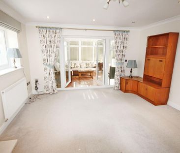 4 bedroom detached bungalow to rent - Photo 2