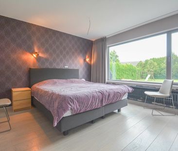 Vrijstaande villa met vier slaapkamers op perceel van ca. 1717 m² - Photo 5