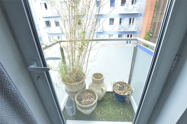 Eldon Court, Slaney Road, Romford, RM1 - Photo 1