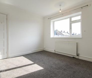 3 bedroom end of terrace house to rent - Photo 3