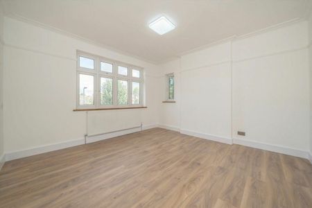 Southdown Avenue, Hanwell, W7 - Photo 4