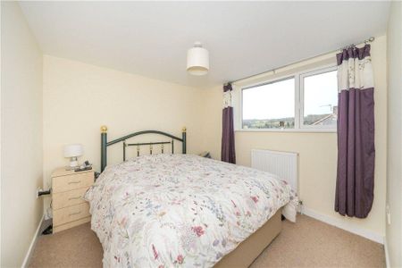 3 bedroom end of terrace house to rent - Photo 2