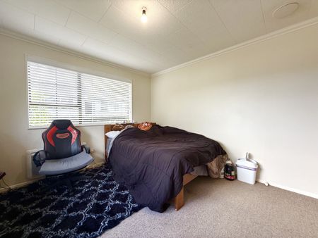 3-Bedroom Home in Totara Park - Photo 5