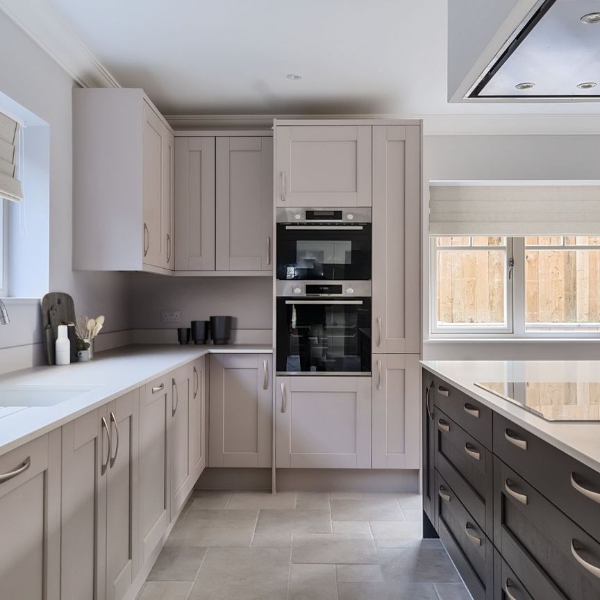 5 bedroom detached house to rent - Photo 1