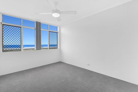 Unit 2/119 Albatross Avenue - Photo 3