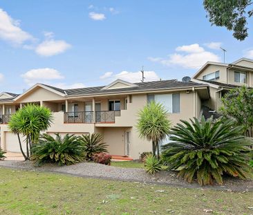Architecturally Designed Townhouse In Prime Location - Photo 6