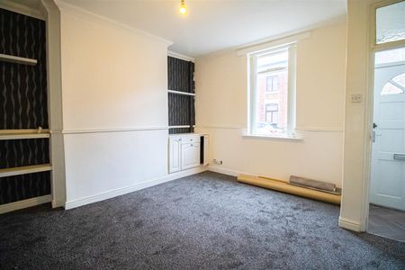 2-Bed Terraced House to Let on Elliott Street, Preston - Photo 3