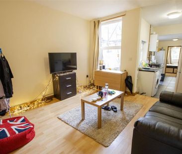 6 bedroom house to rent - Photo 1