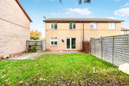 2 bedroom house to rent Keaton Close, Crownhill, Milton Keynes, MK8 - Photo 2