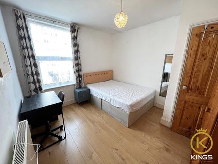 4 bedroom terraced house to rent - Photo 4