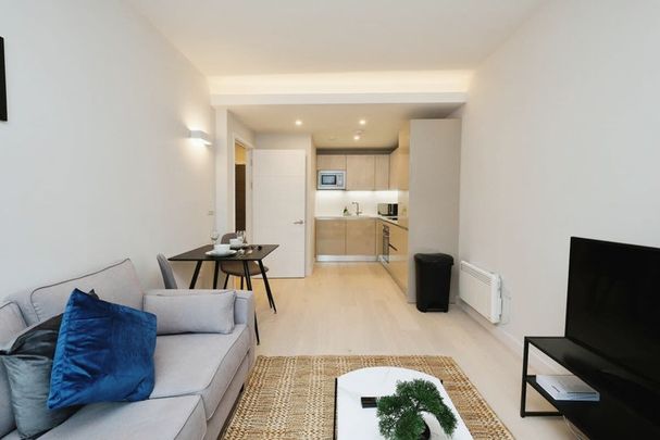 Wokingham Road - Photo 1