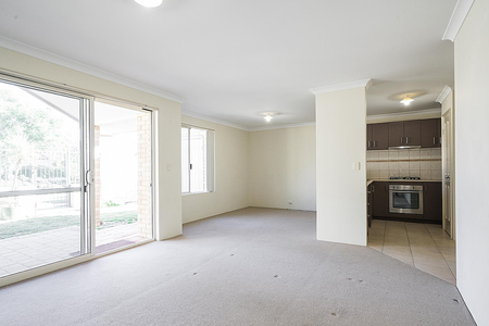 38/27 Meadow Springs Drive, Meadow Springs. - Photo 4