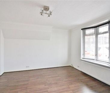 Lyminton Road, Dagenham, Essex, RM8 1RR - Photo 2