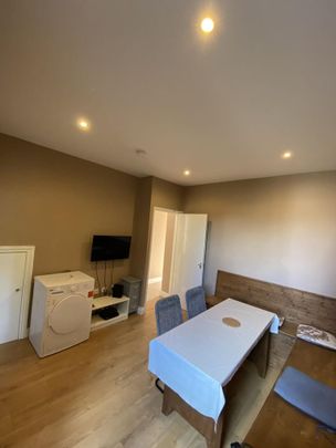 4 bedroom semi-detached house to rent - Photo 1