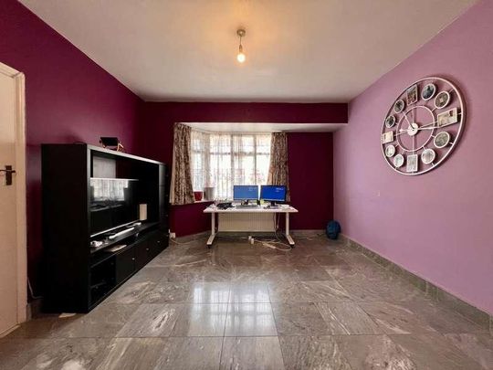 Leader Avenue, London, E12 - Photo 1