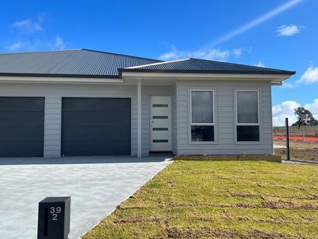 Home For Rent - Photo 3