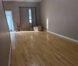 House for Rent in Leslieville - Photo 2