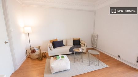 barcelona, Catalonia 08006 - Photo 3