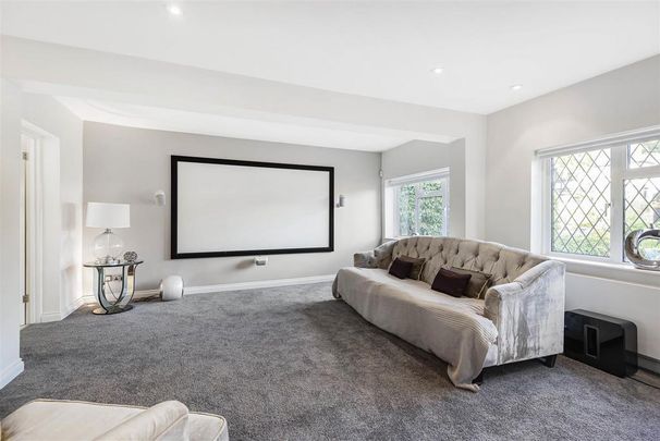 5 bedroom detached house to rent - Photo 1