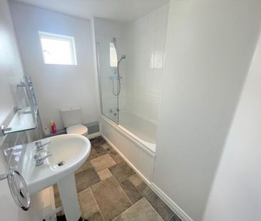 2 bedroom end of terrace house to rent - Photo 6