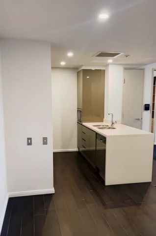 2 bed 2 bath-642 - Photo 3