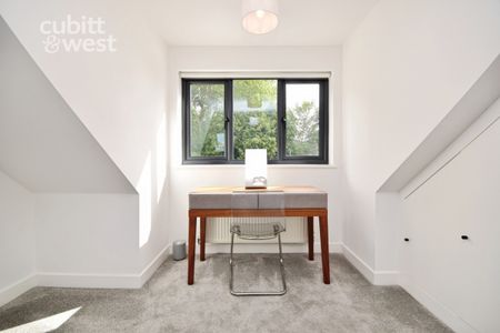 5 bedroom detached bungalow to rent - Photo 5