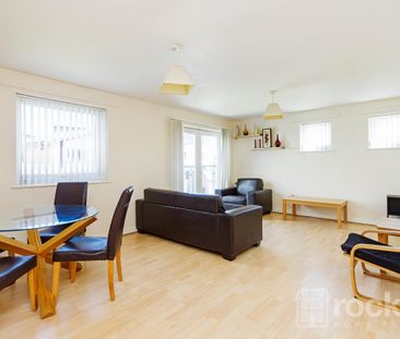 2 bed Flat to rent in Windsor Court, No. 1 London Road, ST5 - Photo 3