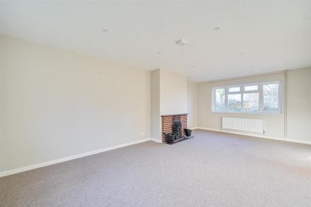 4 bedroom semi-detached house to rent - Photo 2