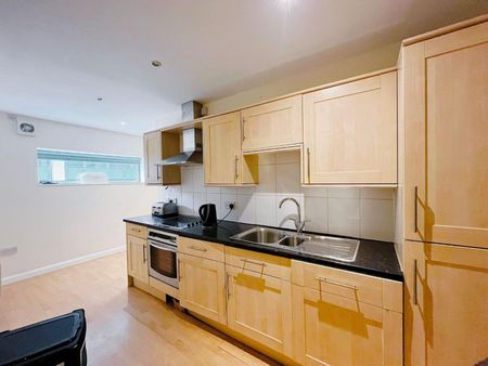 1 bedroom Flat To Let - Photo 5