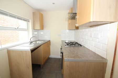 2 bedroom terraced house to rent - Photo 5
